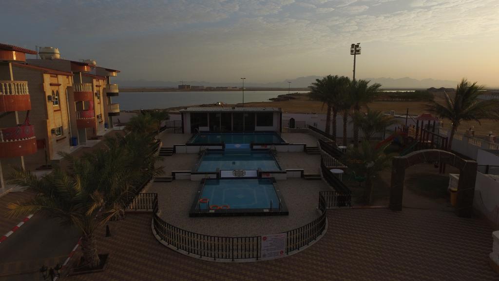 Al Ahmadi Plaza Resort 얀부 외부 사진