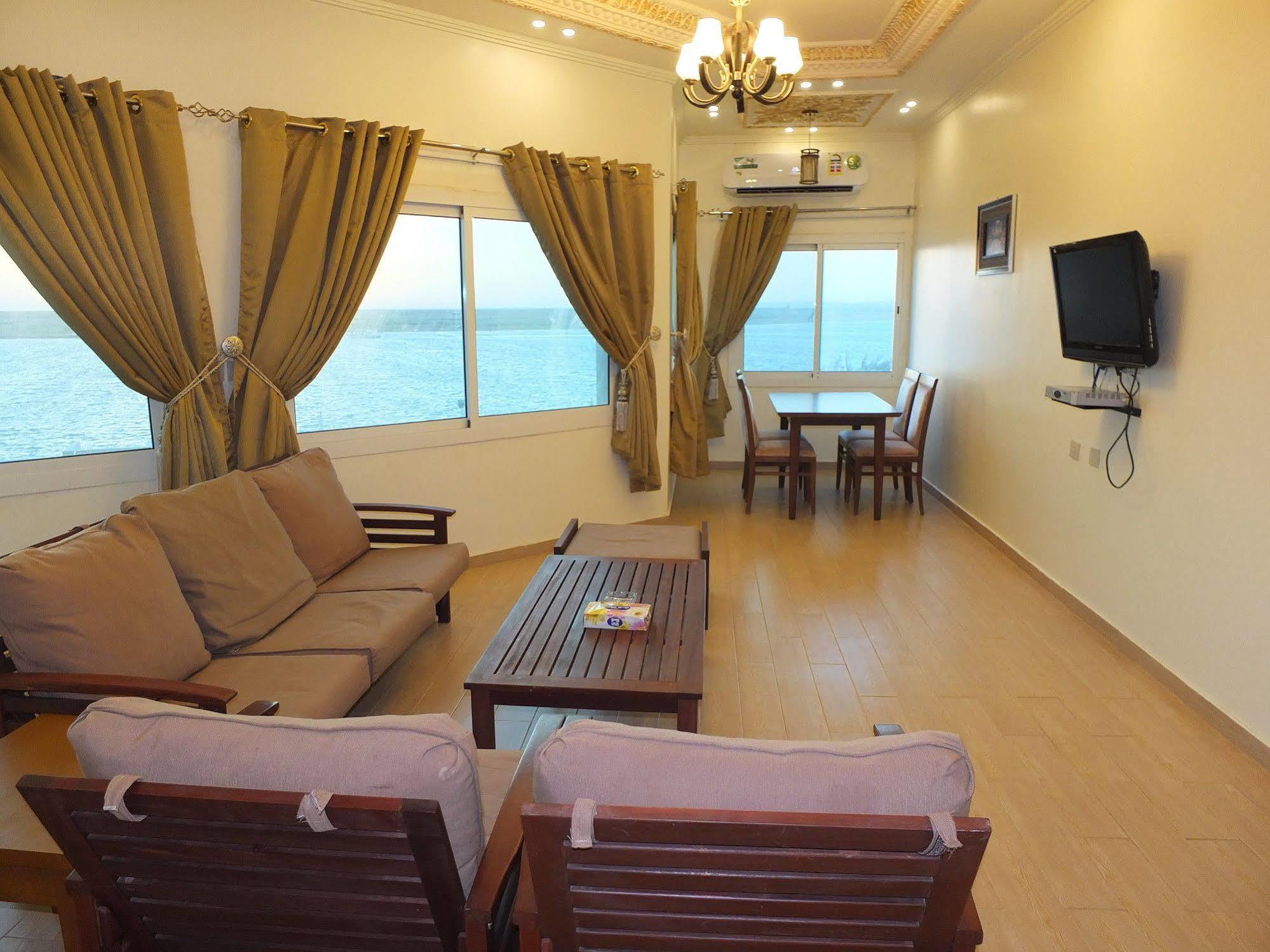 Al Ahmadi Plaza Resort 얀부 외부 사진