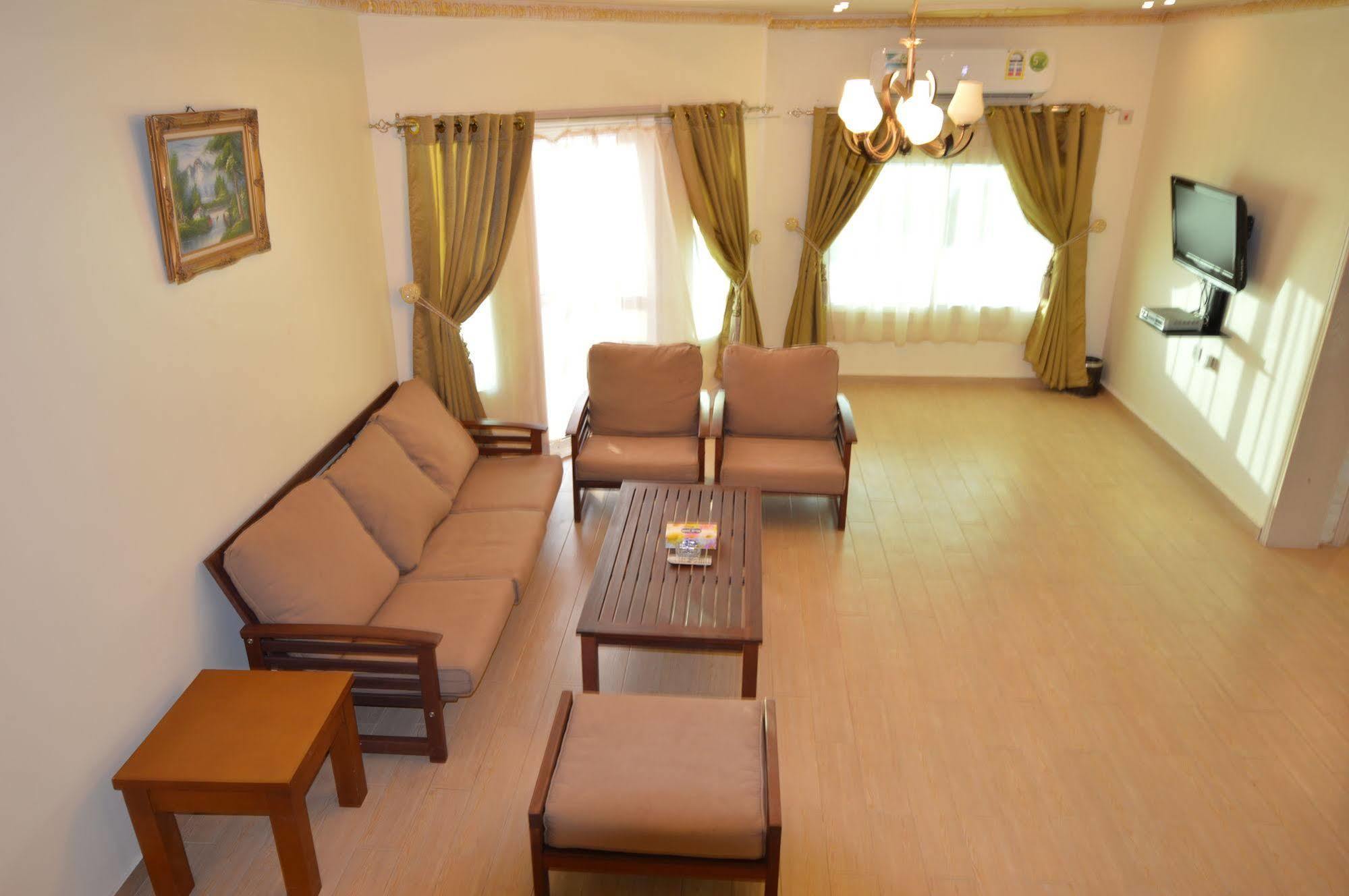 Al Ahmadi Plaza Resort 얀부 외부 사진