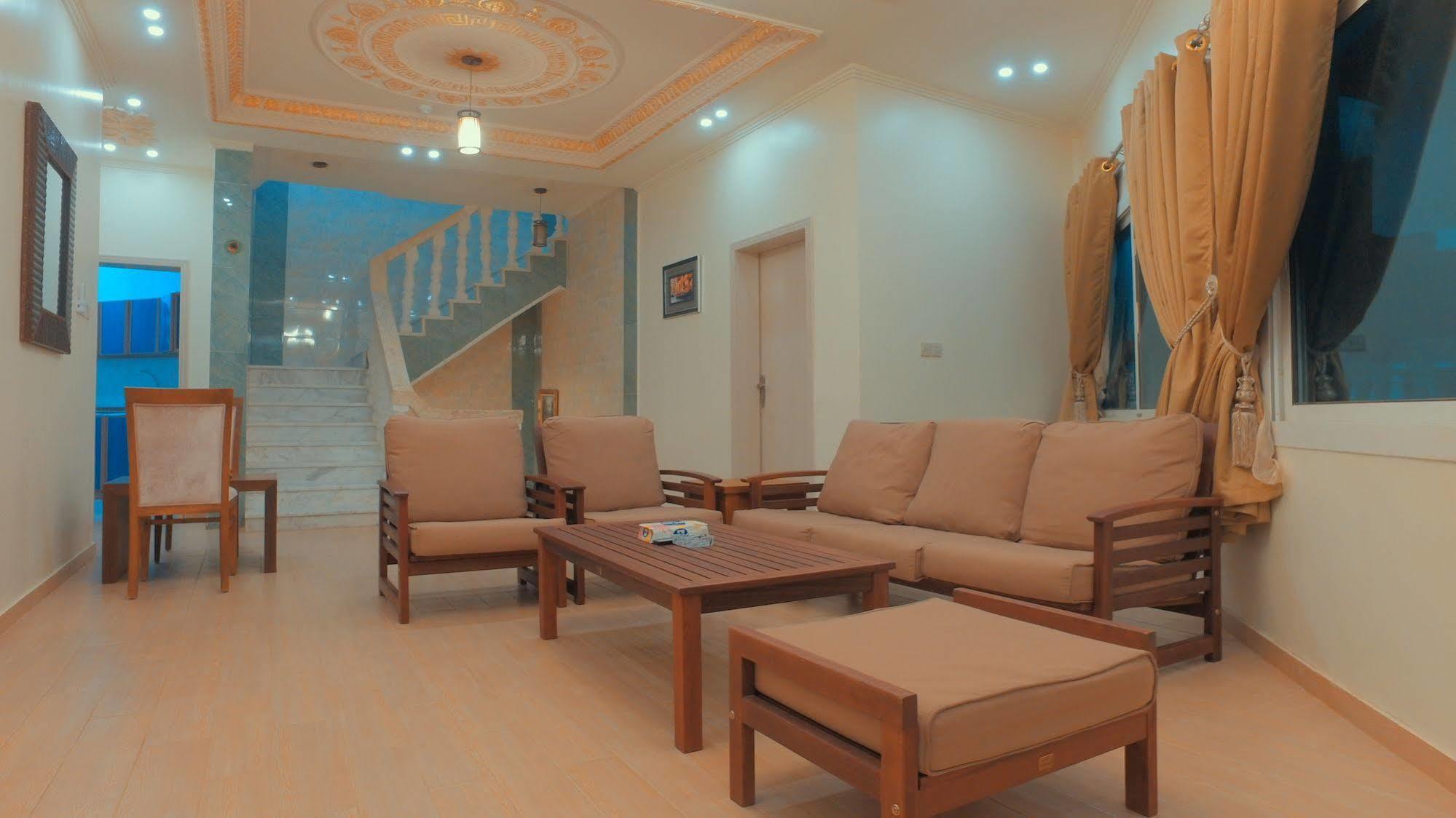 Al Ahmadi Plaza Resort 얀부 외부 사진