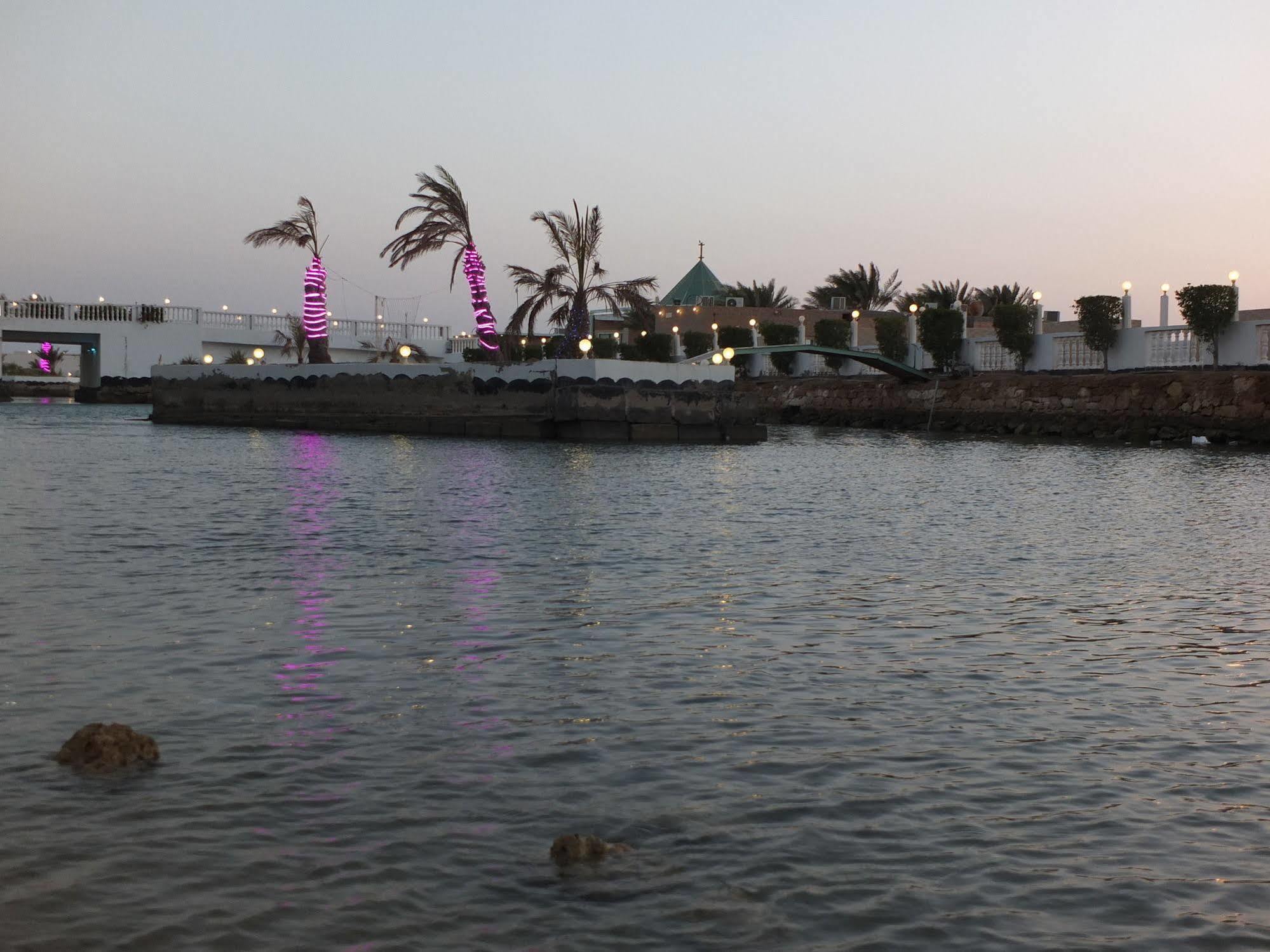 Al Ahmadi Plaza Resort 얀부 외부 사진