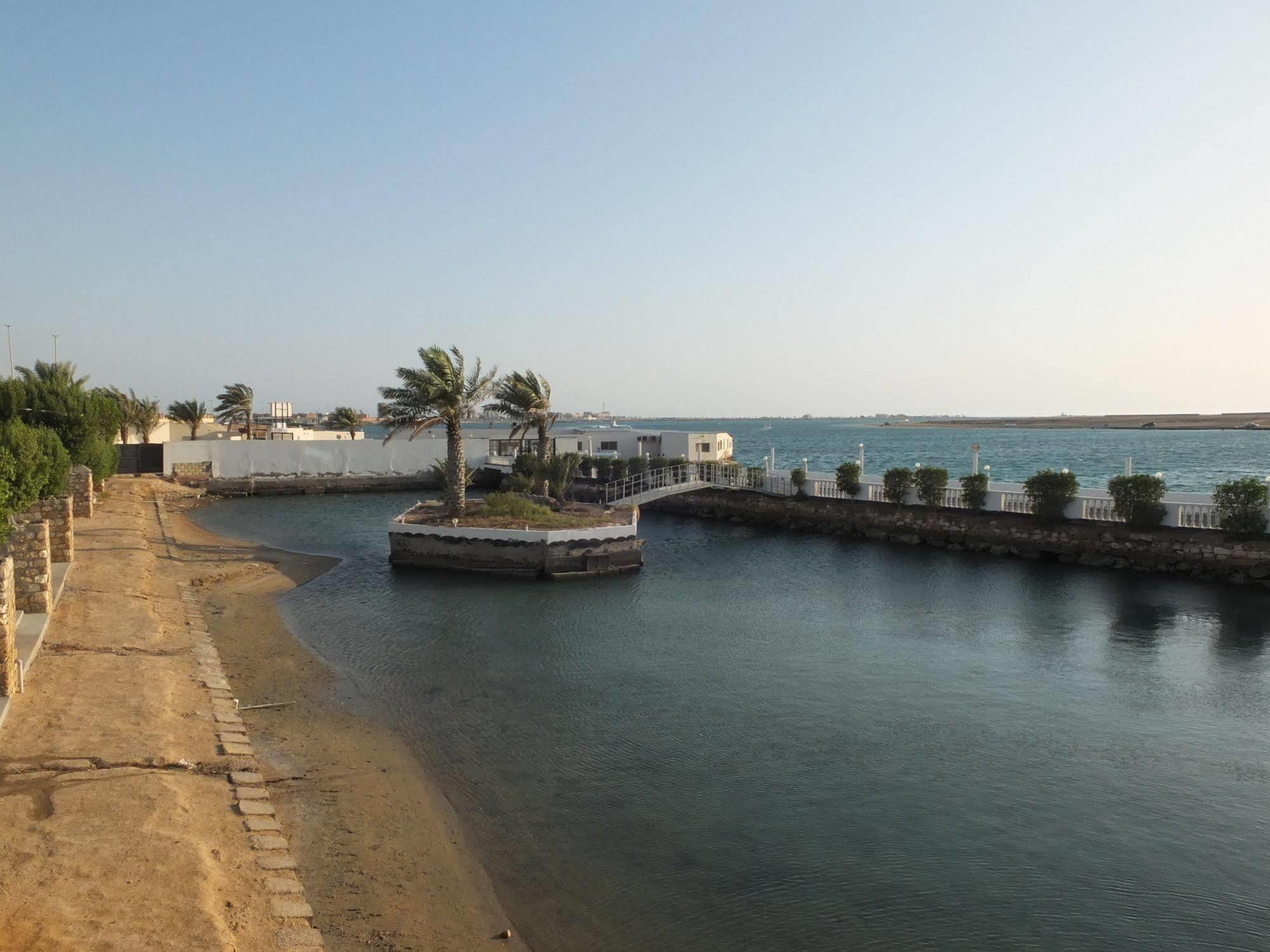 Al Ahmadi Plaza Resort 얀부 외부 사진