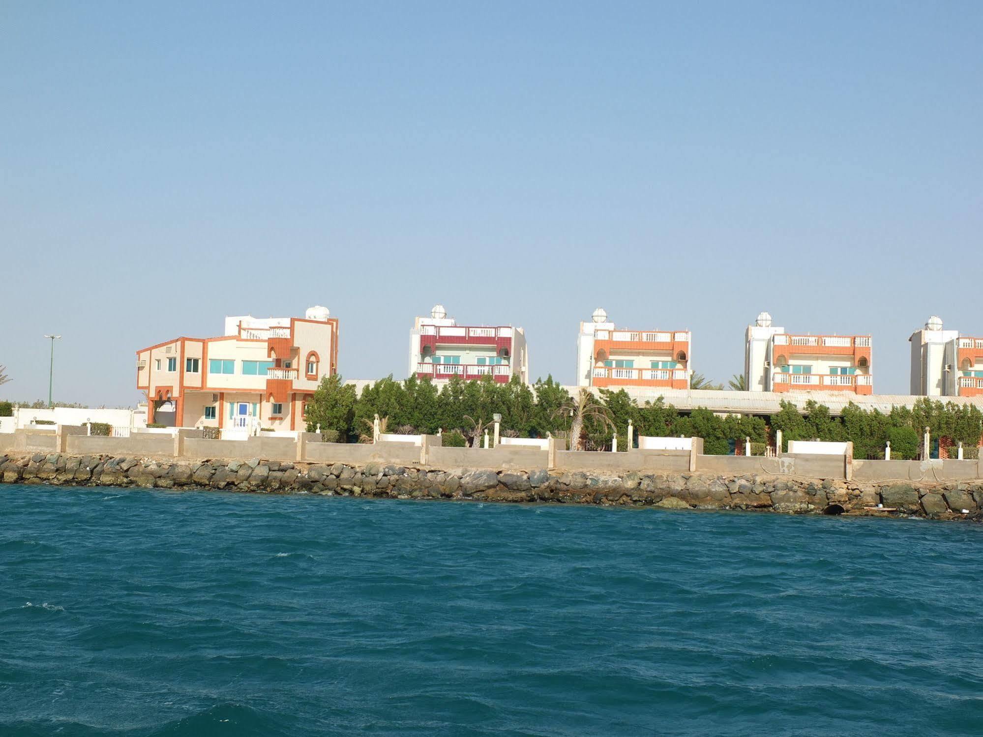 Al Ahmadi Plaza Resort 얀부 외부 사진