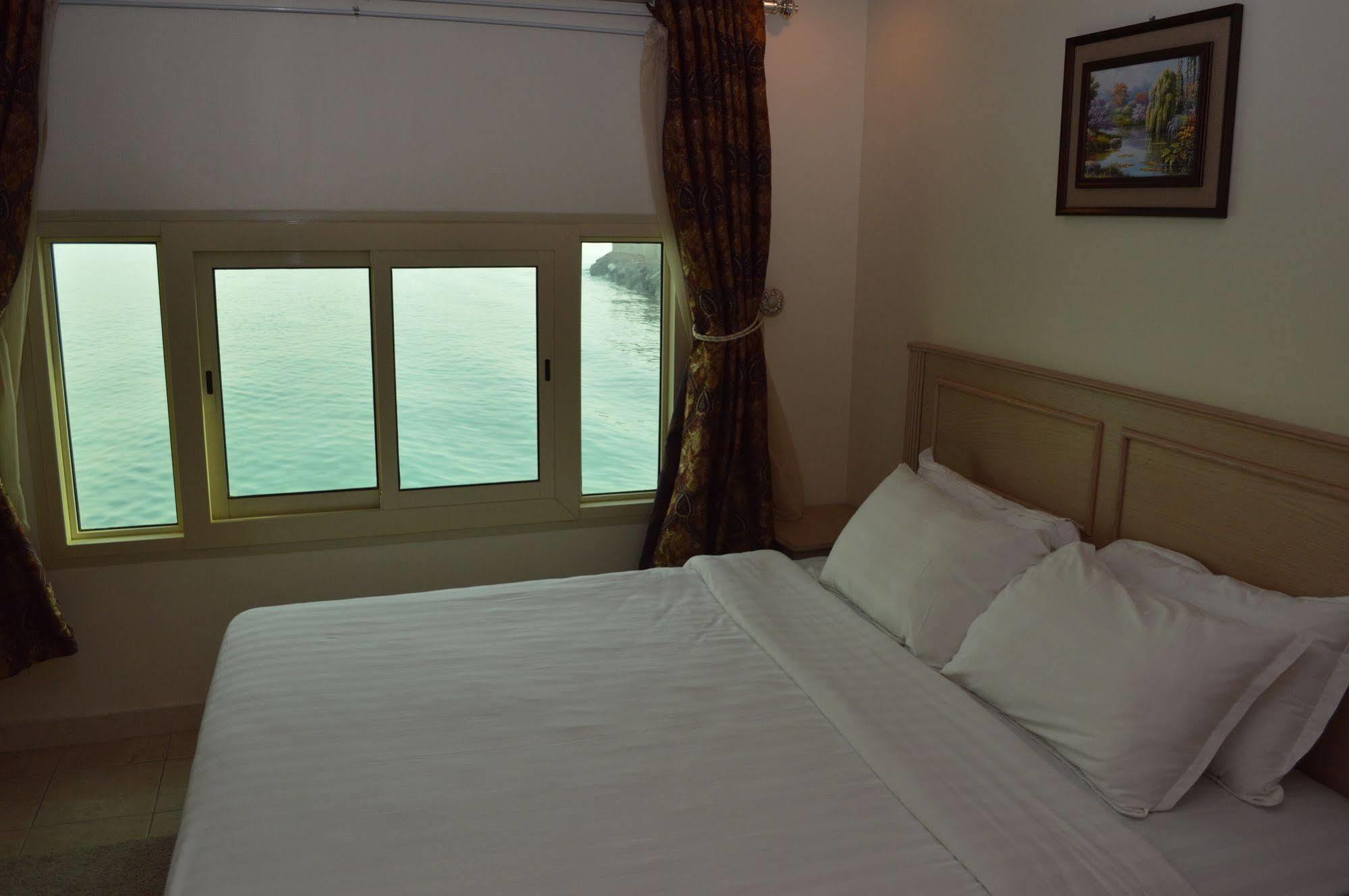 Al Ahmadi Plaza Resort 얀부 외부 사진