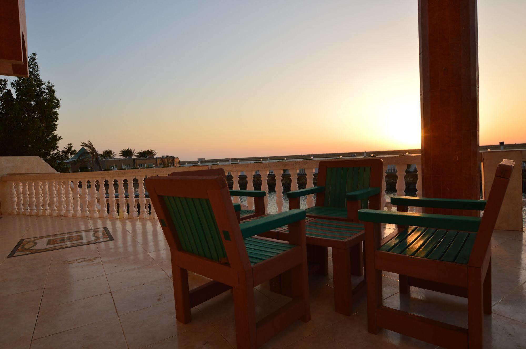 Al Ahmadi Plaza Resort 얀부 외부 사진