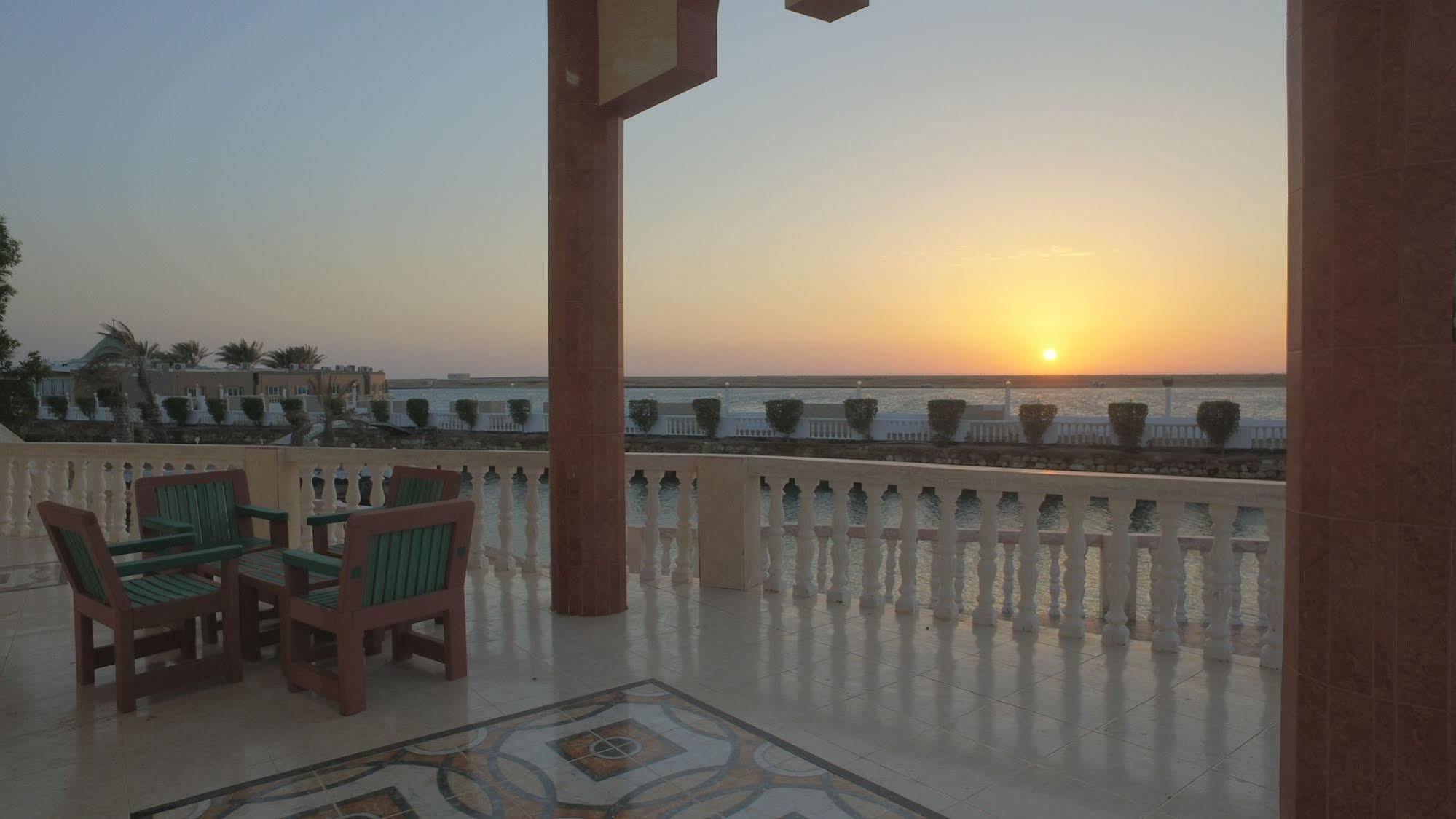 Al Ahmadi Plaza Resort 얀부 외부 사진